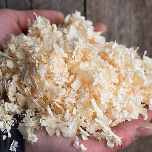Klassen White Pine Showflake Shavings, 12 cu. ft.